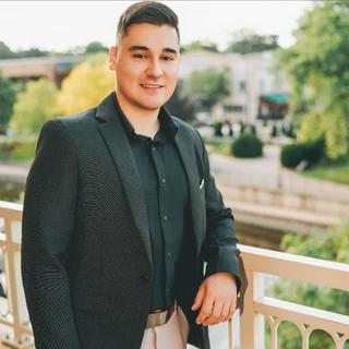 Christopher Salas